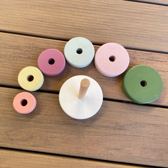 KID'S CONCEPT | Wooden Stacking Tower | 1 yr - Picture 4 of 5